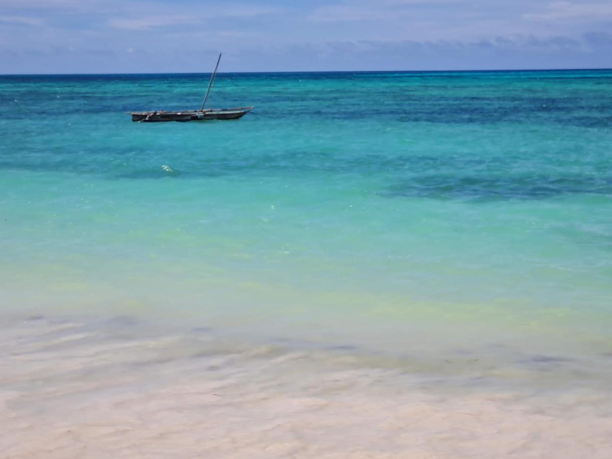 Beachfront Villa Ladha Ya Zanzibar Jambiani  Bagian luar foto