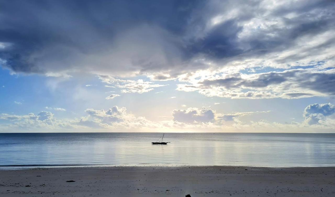 Beachfront Villa Ladha Ya Zanzibar Jambiani  Bagian luar foto