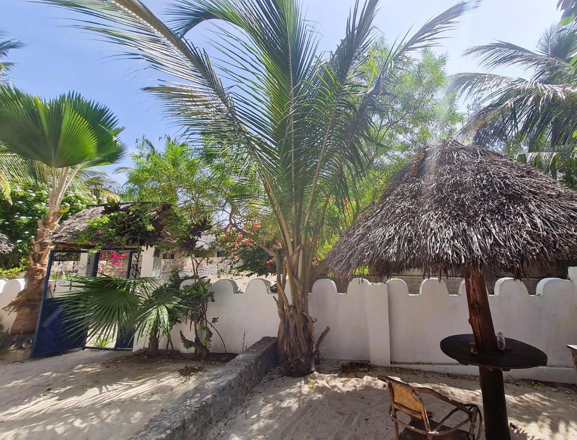 Beachfront Villa Ladha Ya Zanzibar Jambiani  Bagian luar foto