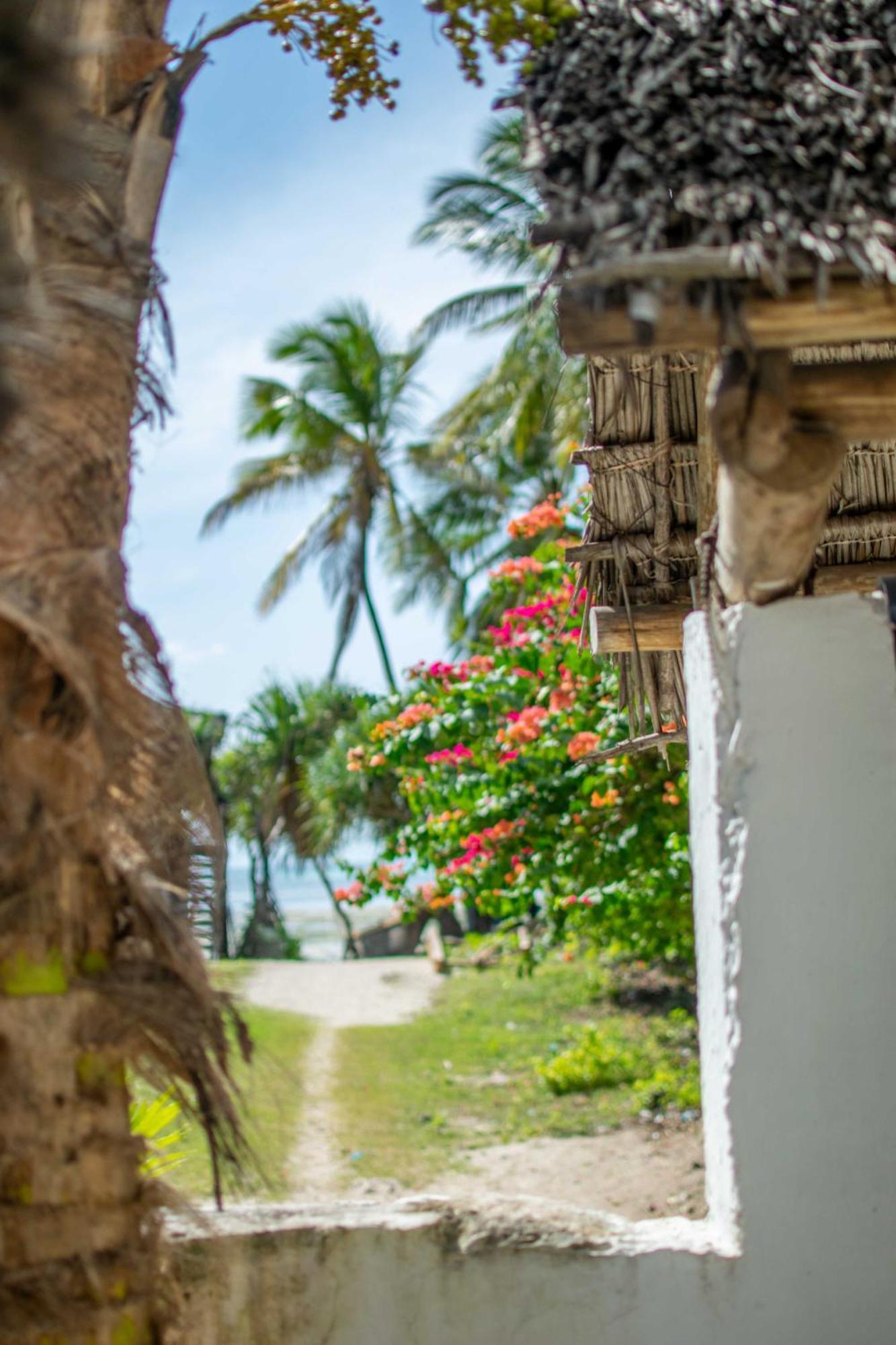 Beachfront Villa Ladha Ya Zanzibar Jambiani  Bagian luar foto